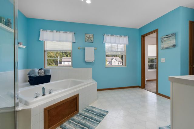 153 Drakewood Road, Westerville, OH 43081