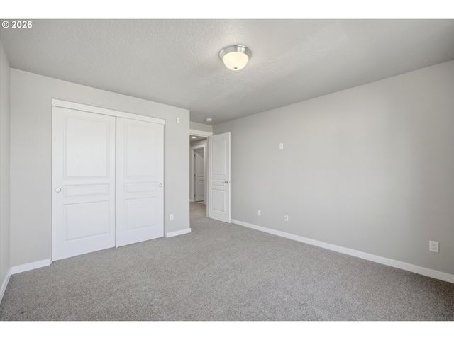 15562 BROKEN TOP Ave, Sandy, OR 97055