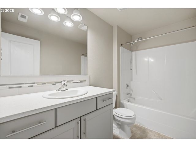15562 BROKEN TOP Ave, Sandy, OR 97055