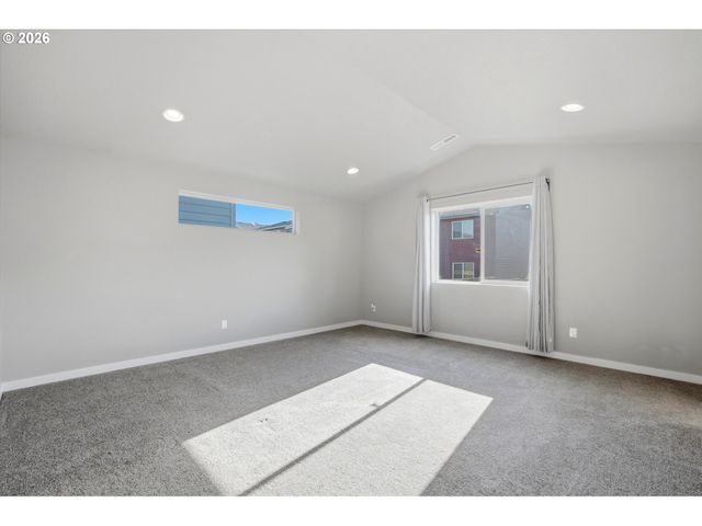 15562 BROKEN TOP Ave, Sandy, OR 97055
