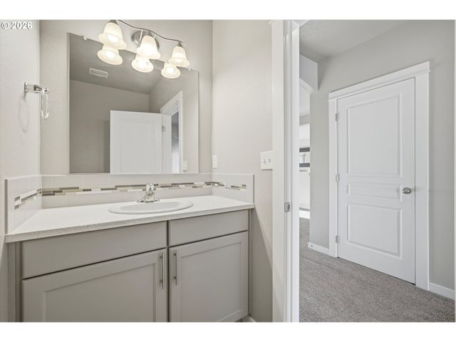 15562 BROKEN TOP Ave, Sandy, OR 97055