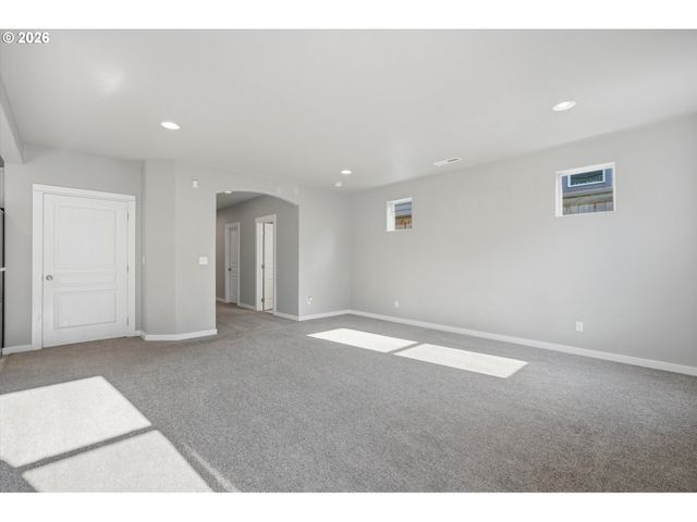 15562 BROKEN TOP Ave, Sandy, OR 97055