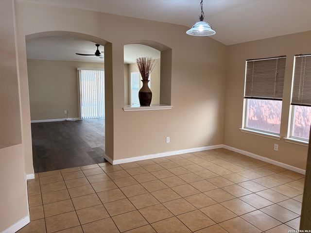 9430 Hacienda Acres, San Antonio, TX 78245