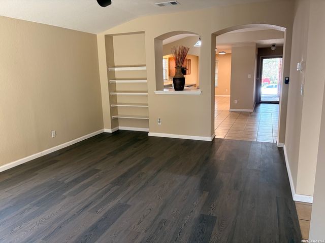 9430 Hacienda Acres, San Antonio, TX 78245