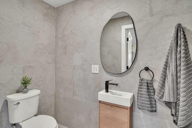 56 Riverview St, Dedham, MA 02026