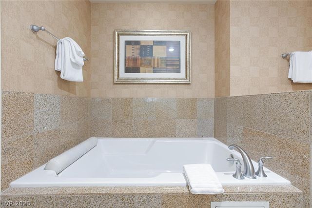 211 East Flamingo Road 1018, Las Vegas, NV 89169