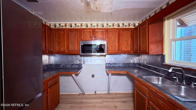 2737 LAKE SHORE Boulevard, Jacksonville, FL 32210
