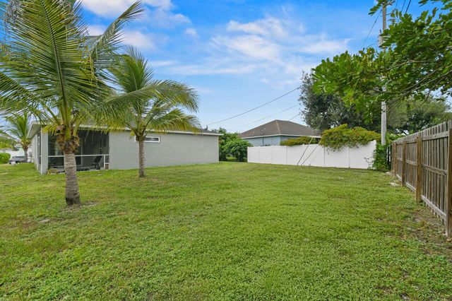 221 SW Aldoro Place, Port St Lucie, FL 34953