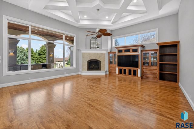 3001 S St Francis Ln Lane, Sioux Falls, SD 57103