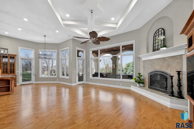 3001 S St Francis Ln Lane, Sioux Falls, SD 57103