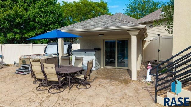 3001 S St Francis Ln Lane, Sioux Falls, SD 57103