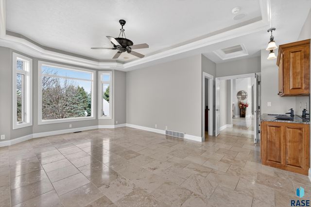 3001 S St Francis Ln Lane, Sioux Falls, SD 57103