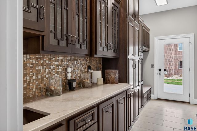 3001 S St Francis Ln Lane, Sioux Falls, SD 57103