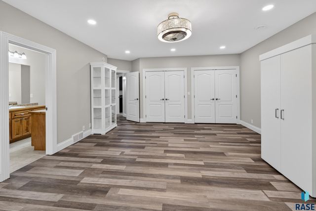 3001 S St Francis Ln Lane, Sioux Falls, SD 57103