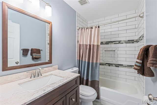 700 Juniper Glen Court, Ballwin, MO 63021