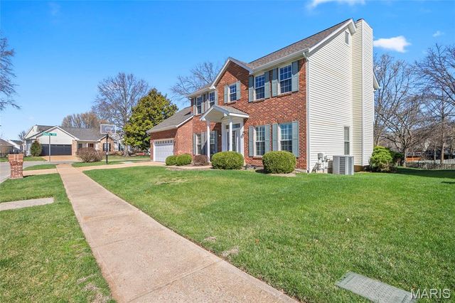 700 Juniper Glen Court, Ballwin, MO 63021