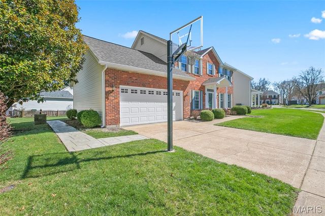 700 Juniper Glen Court, Ballwin, MO 63021