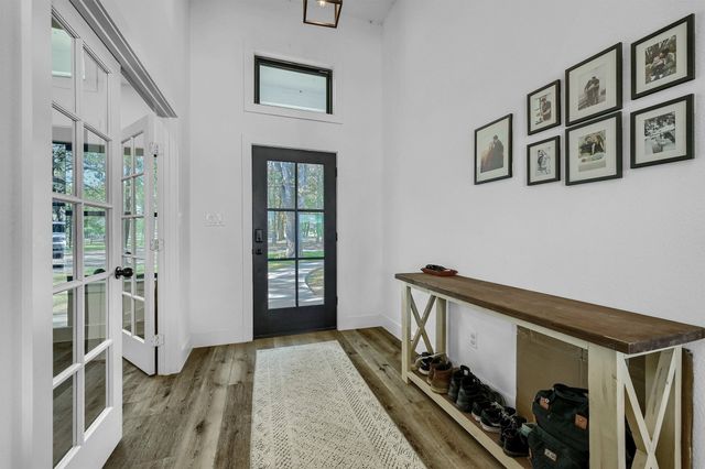 827 Kiowa Drive W, Lake Kiowa, TX 76240