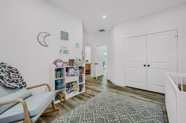 827 Kiowa Drive W, Lake Kiowa, TX 76240