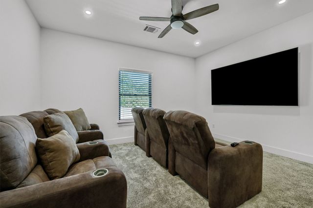 827 Kiowa Drive W, Lake Kiowa, TX 76240