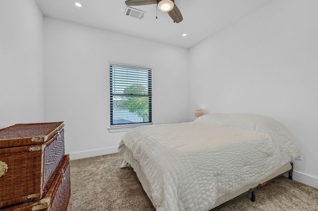 827 Kiowa Drive W, Lake Kiowa, TX 76240