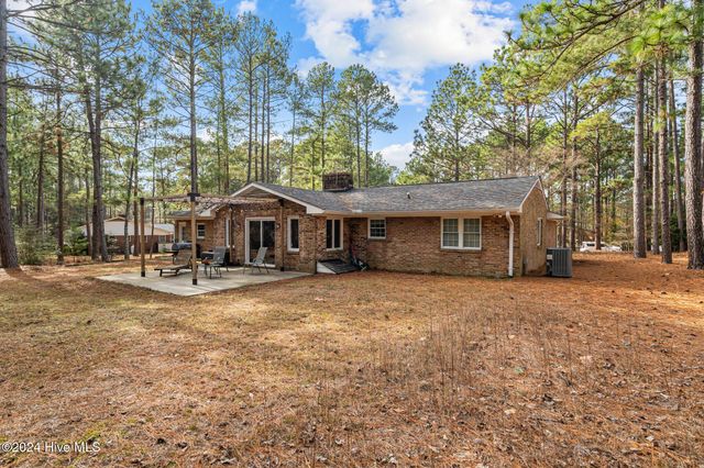 85 Pine Lake Drive, Whispering Pines, NC 28327