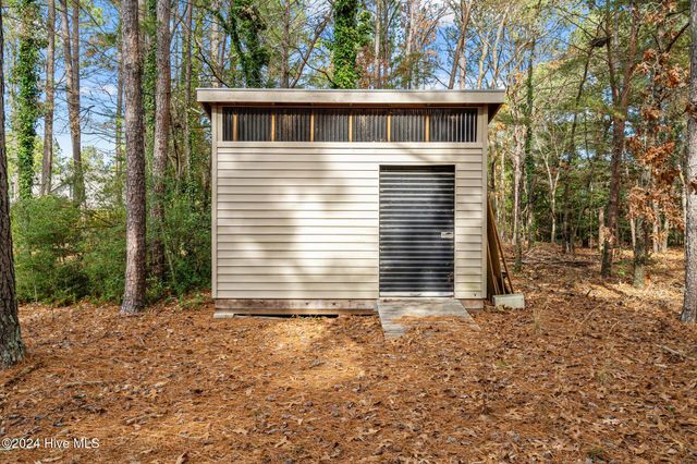 85 Pine Lake Drive, Whispering Pines, NC 28327