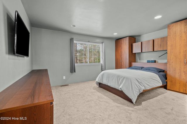 85 Pine Lake Drive, Whispering Pines, NC 28327