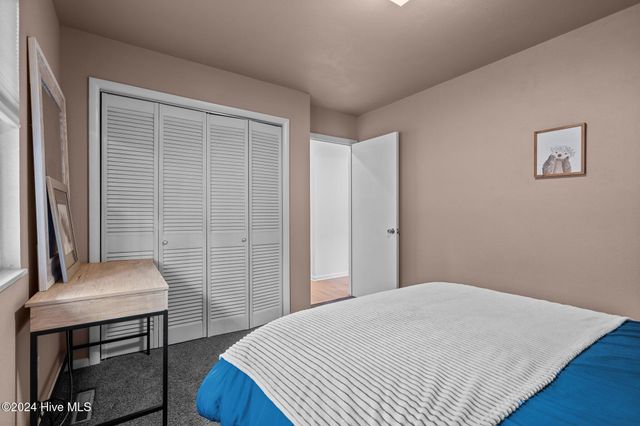 85 Pine Lake Drive, Whispering Pines, NC 28327