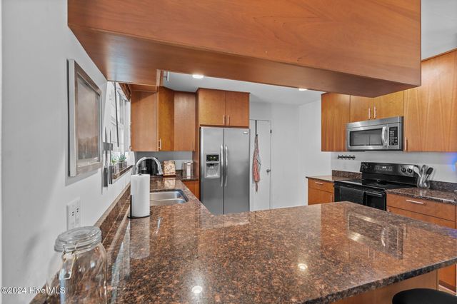 85 Pine Lake Drive, Whispering Pines, NC 28327