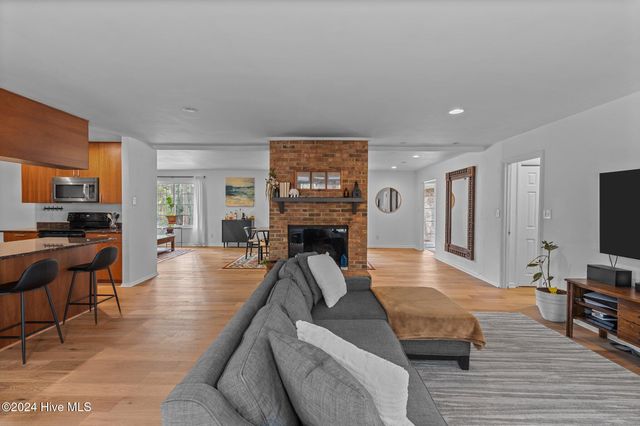 85 Pine Lake Drive, Whispering Pines, NC 28327