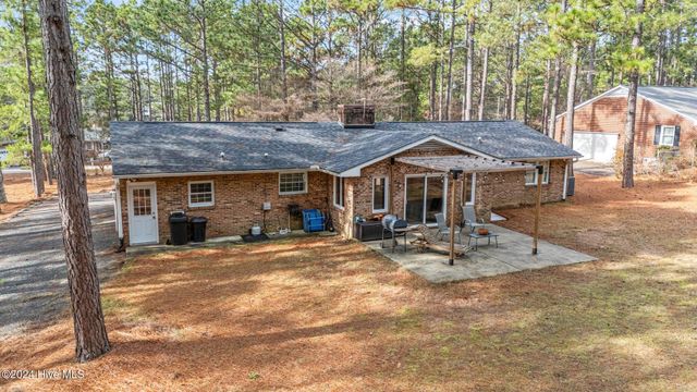 85 Pine Lake Drive, Whispering Pines, NC 28327