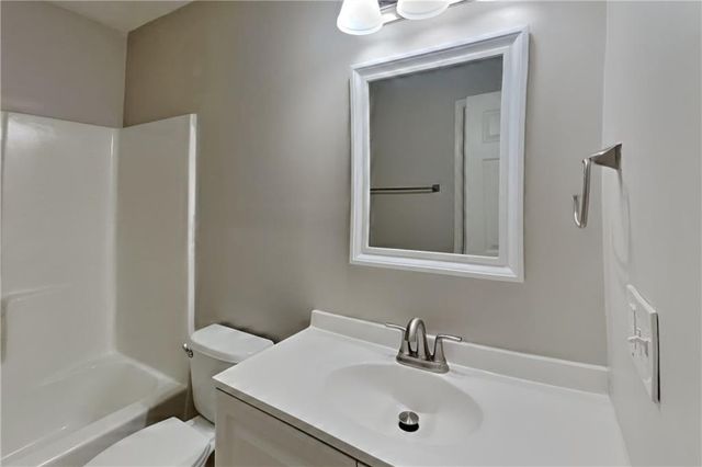 464 Ridgemont Drive, Lawrenceville, GA 30046