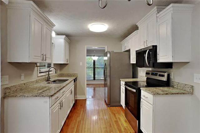 464 Ridgemont Drive, Lawrenceville, GA 30046