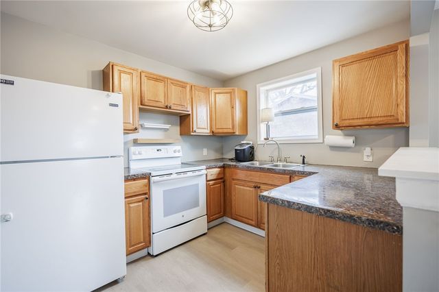 146 Maiden Lane, Greece, NY 14616