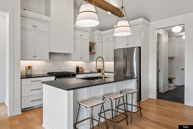 18304 Blackwalnut Street, Omaha, NE 68136