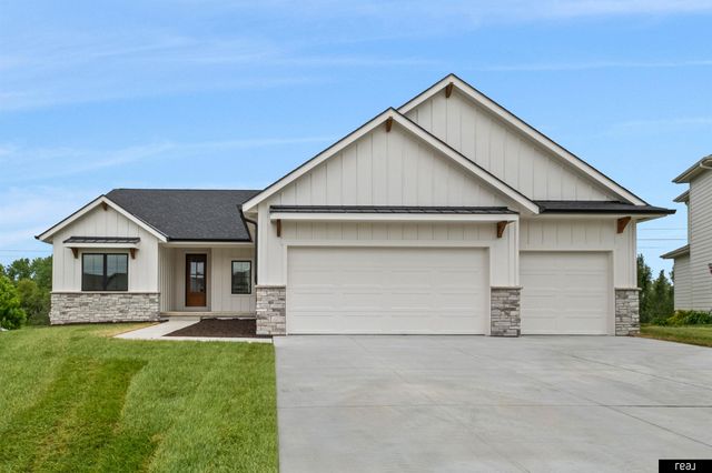 18304 Blackwalnut Street, Omaha, NE 68136