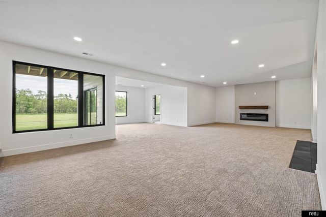 18304 Blackwalnut Street, Omaha, NE 68136
