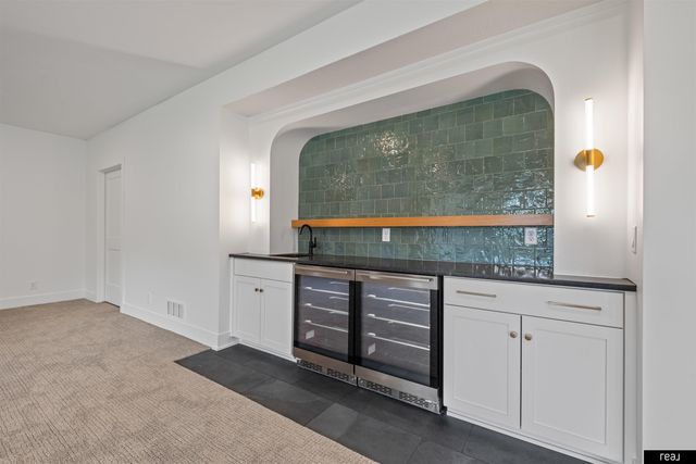 18304 Blackwalnut Street, Omaha, NE 68136