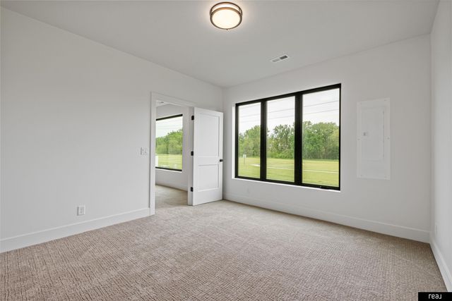 18304 Blackwalnut Street, Omaha, NE 68136