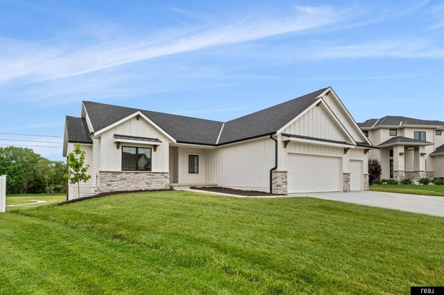 18304 Blackwalnut Street, Omaha, NE 68136