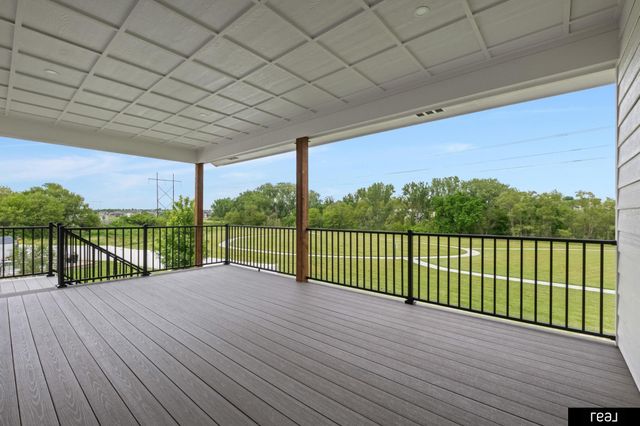 18304 Blackwalnut Street, Omaha, NE 68136