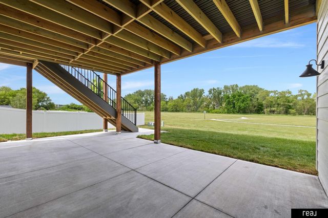 18304 Blackwalnut Street, Omaha, NE 68136