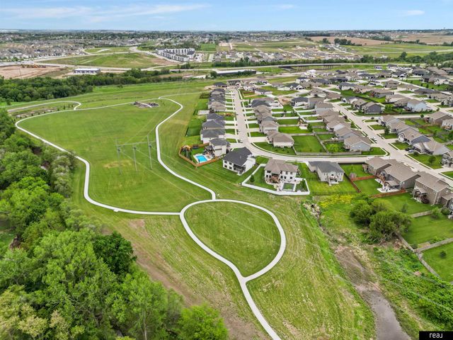 18304 Blackwalnut Street, Omaha, NE 68136