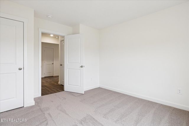 177 N Rolling Meadows Drive, Harriman, TN 37748