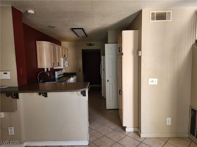 7733 Almeria Avenue, Las Vegas, NV 89128