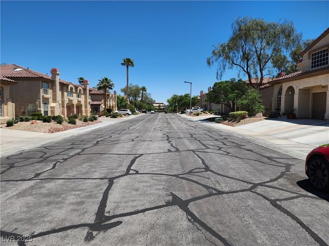 7733 Almeria Avenue, Las Vegas, NV 89128