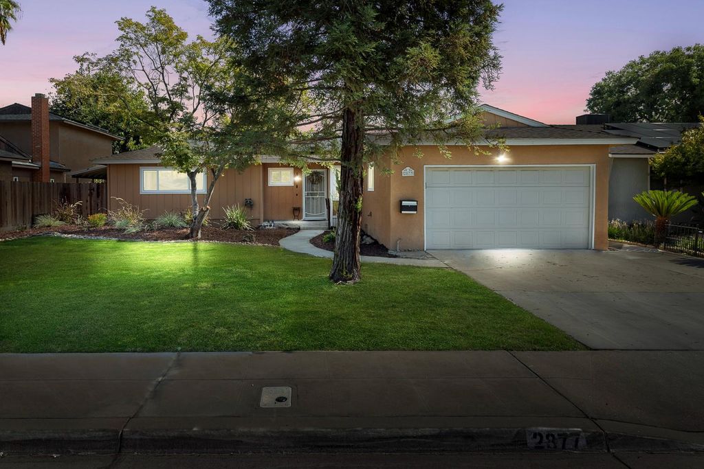 2877 Caesar Avenue, Clovis, CA 93612