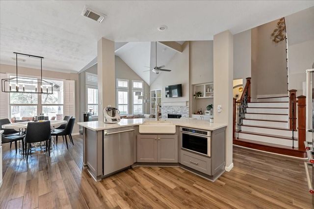 31 Brywood Place, The Woodlands, TX 77382