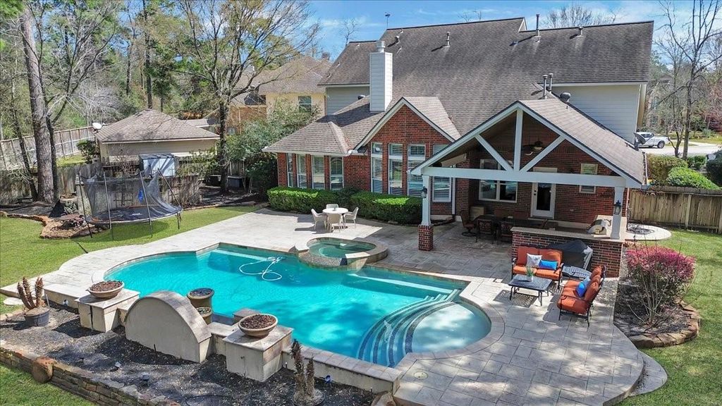 31 Brywood Place, The Woodlands, TX 77382